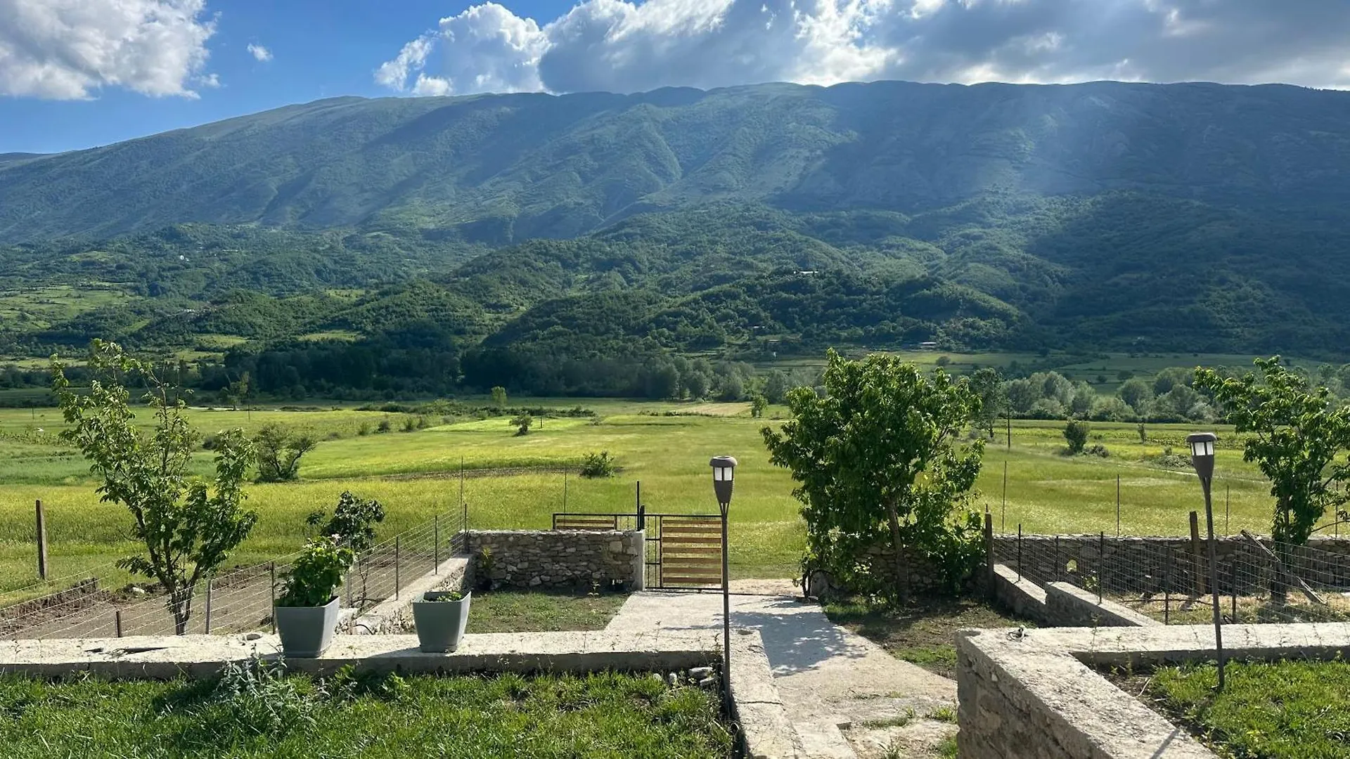 Villa Xheni Fshat i Ri  0*, Fshat i Ri (Gjirokaster) Albania
