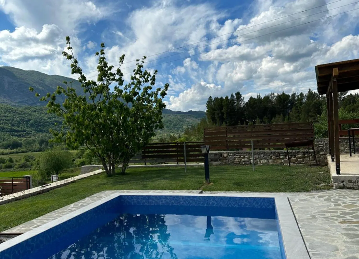 Villa Xheni Fshat i Ri   Fshat i Ri (Gjirokaster)