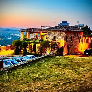 Gasthuis Kris, Berat
